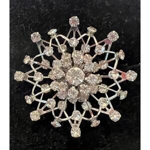 Vintage STARBURST Crystal Rhinestone Silver Tone Pin Brooch
